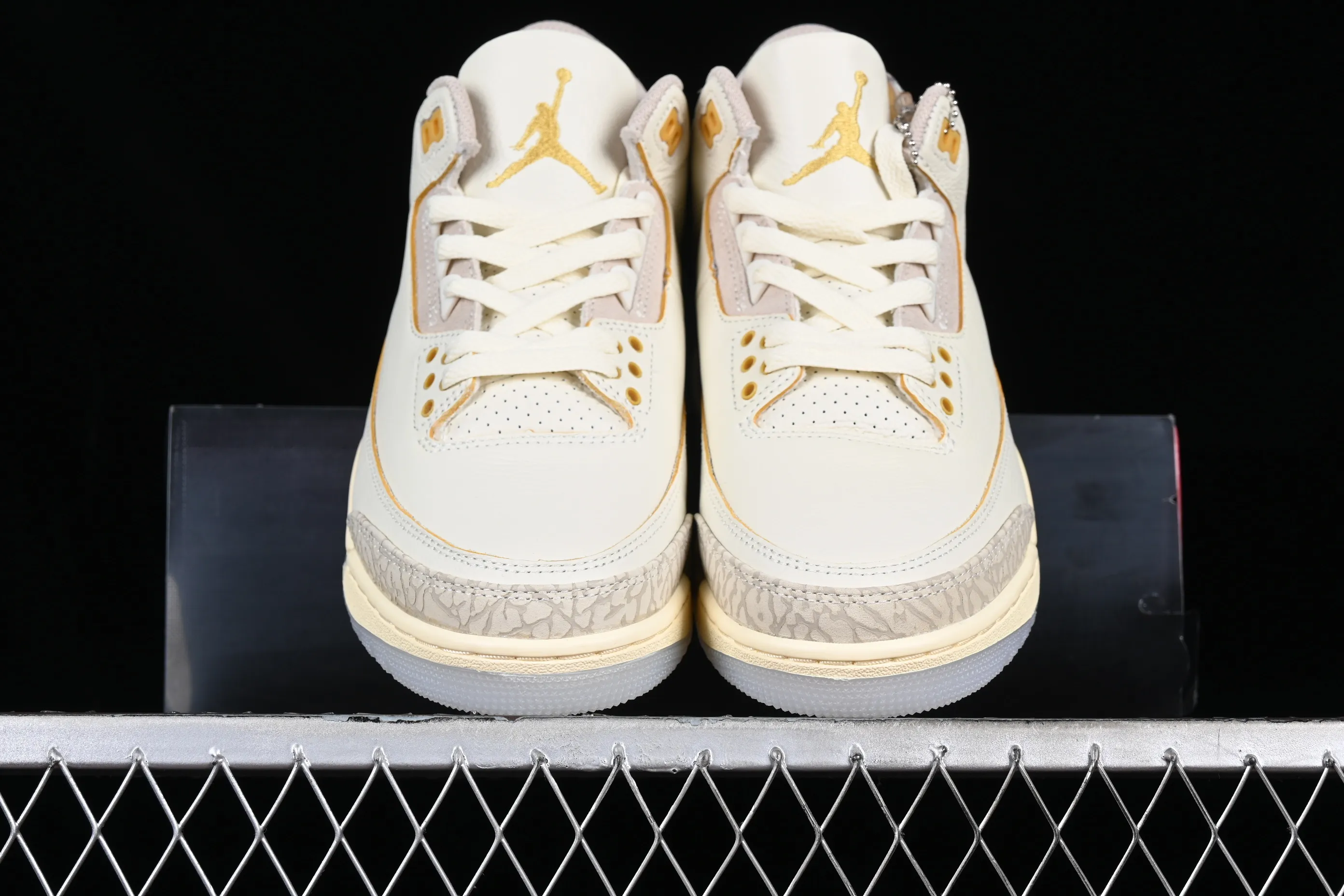 All categories Air Jordan Jordan series basketball shoes Air Jordan 3 OG version J.Balvin x Air Jordan 3 Retro AJ3 Joe 3 rainbow gradient FN0344-901